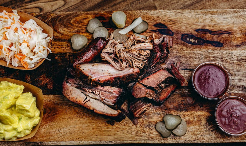 130 kiló hús sül a csirkétől a marhanyelvig: a BBQ fellegvárában jártunk
